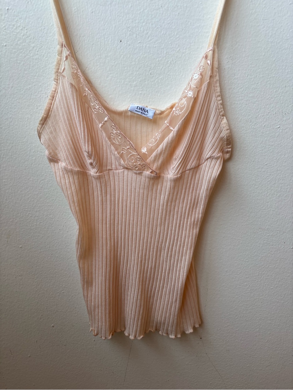 Vintage Dana buchman Ribbed Lace-Trim Cami in Peach